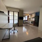 Chicco Light - Appartamento Low Cost Per Soggiorni Brevi Vercelli Wi-Fi - Cinelli Apartment Apartamento